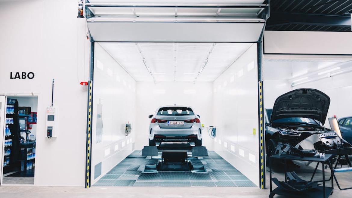 BMW CERTIFIED BODY & PAINT SHOPS.